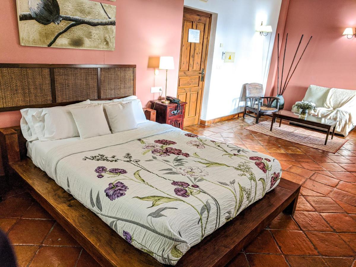 Hotel Fuente Del Sol อันเตเกรา ภายนอก รูปภาพ