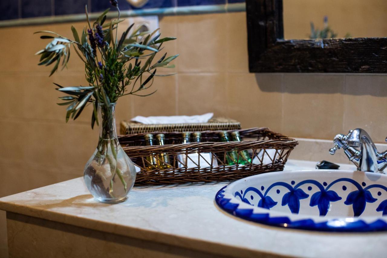 Hotel Fuente Del Sol อันเตเกรา ภายนอก รูปภาพ