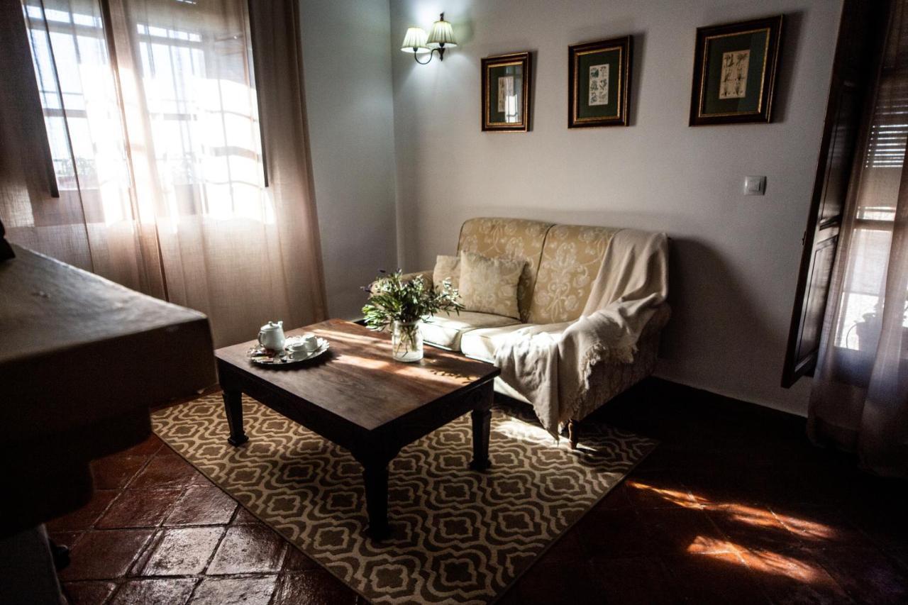 Hotel Fuente Del Sol อันเตเกรา ภายนอก รูปภาพ